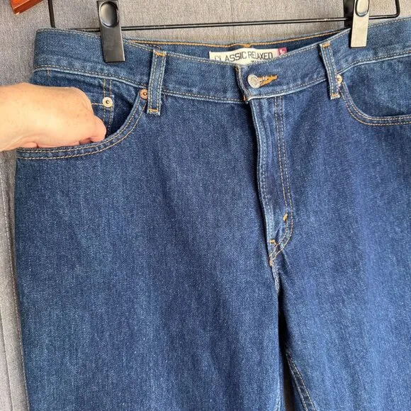 Vintage Levi's 100% Cotton Dark Blue Denim Classic Relaxed Tapered Jeans Size 10