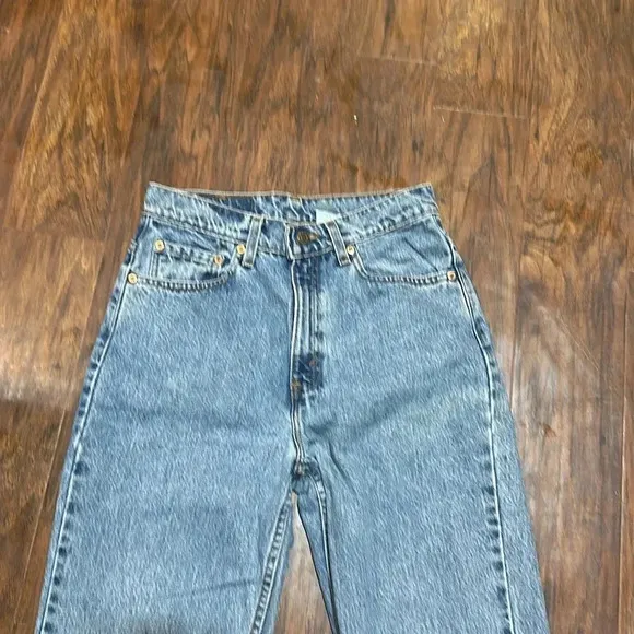 Vintage Levi’s 512 High Rise Slim Fit Tapered Leg Jeans, Light wash