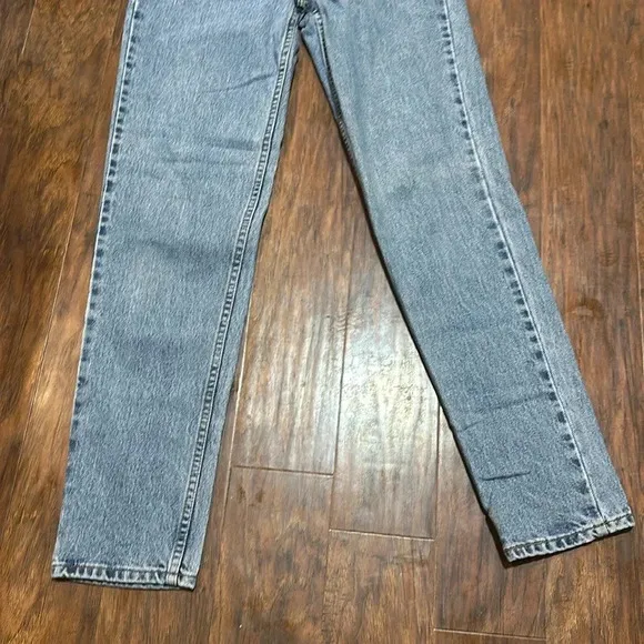 Vintage Levi’s 512 High Rise Slim Fit Tapered Leg Jeans, Light wash