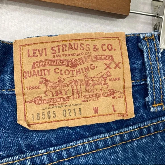 Vintage Levi's Women's Made in USA High Rise Straight Leg Jeans size W26 L30