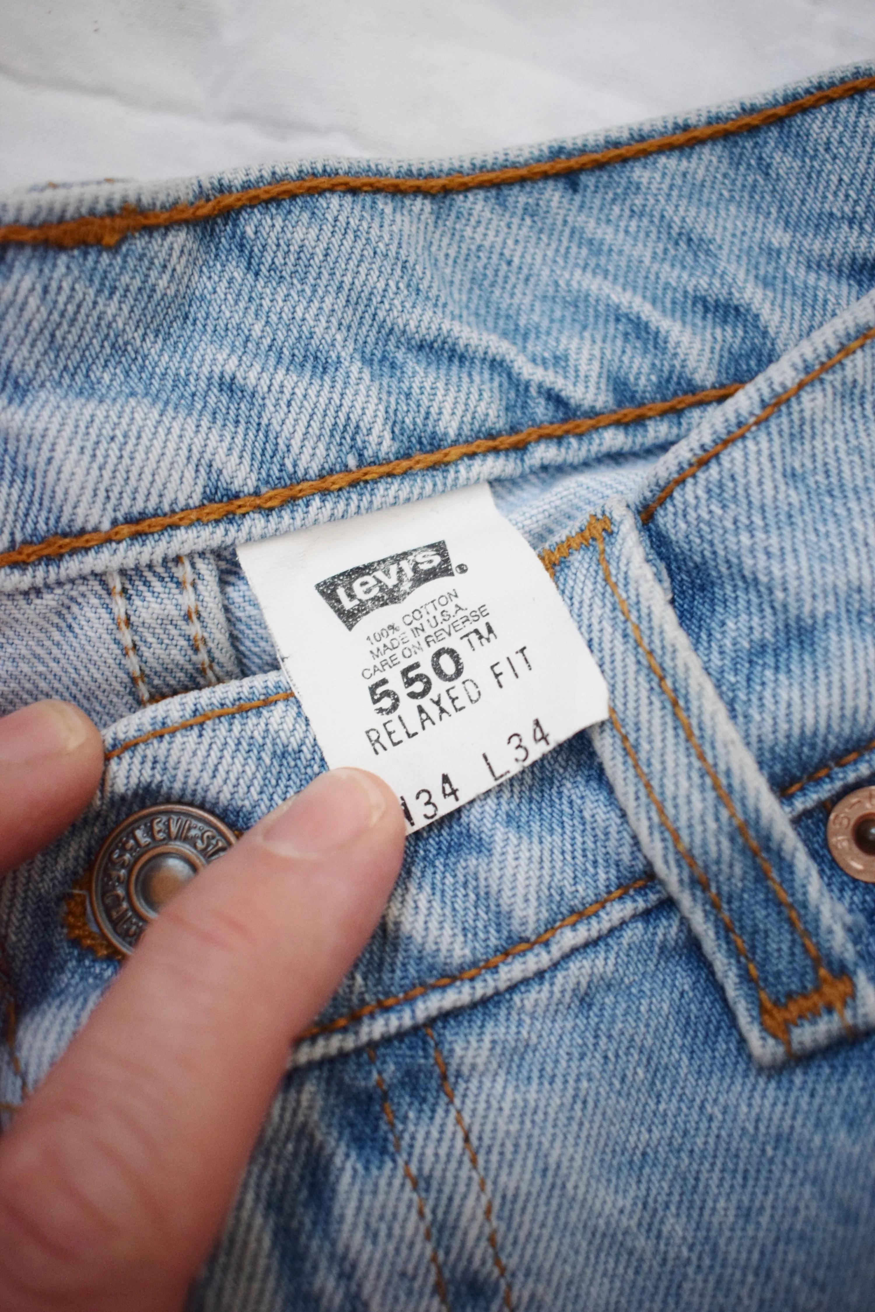 Vintage Lightwash Levi's 550s | 2 | 34 W