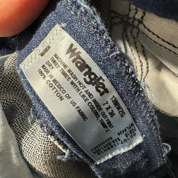 VINTAGE WOMANS WRANGLER JEANS