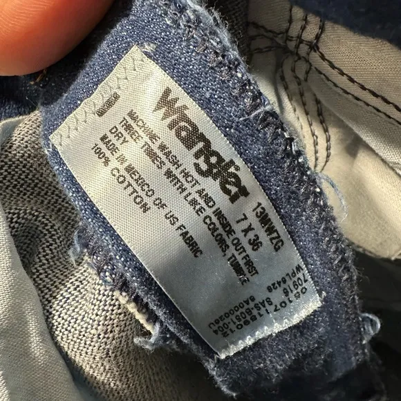VINTAGE WOMANS WRANGLER JEANS