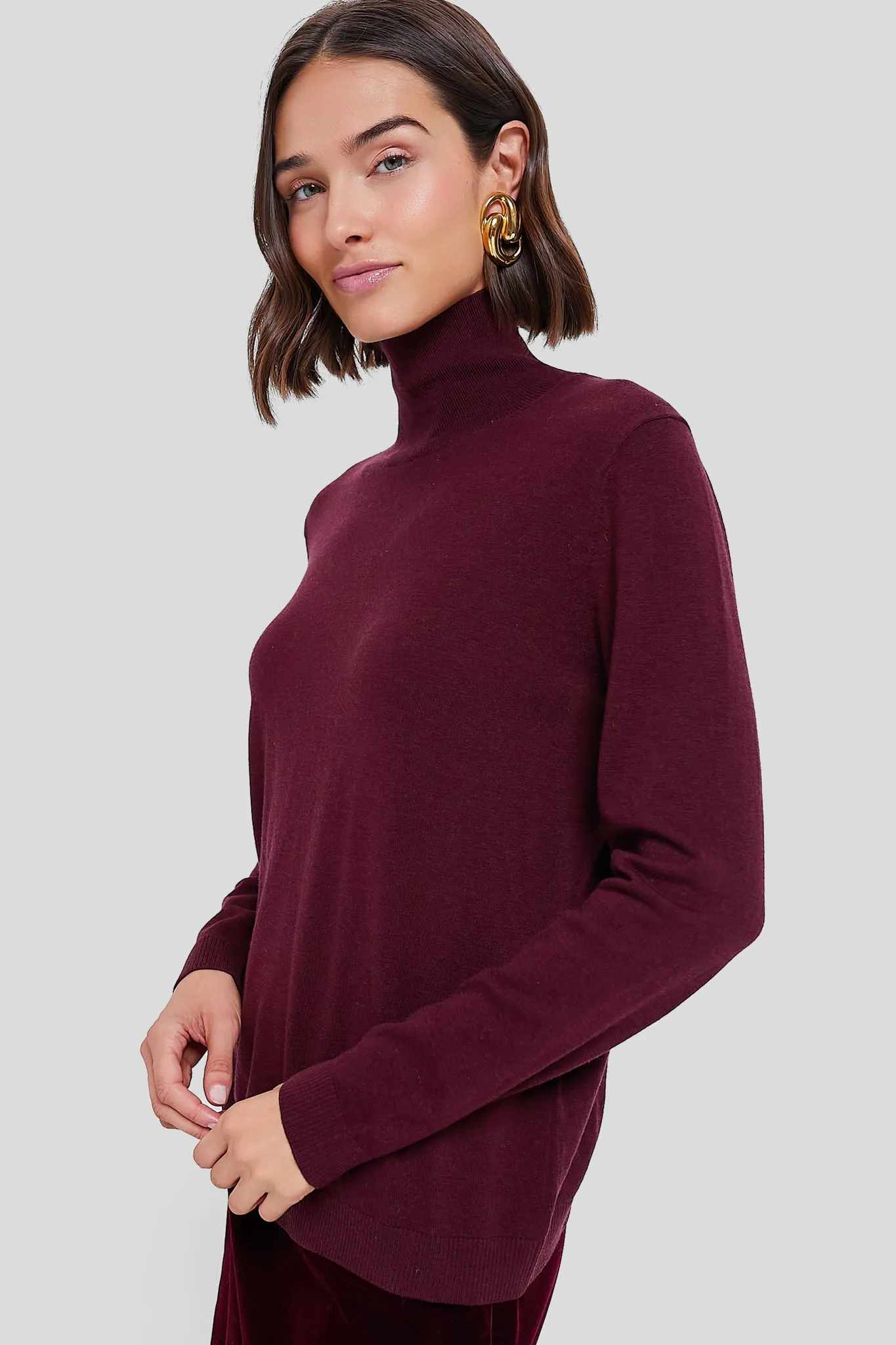 Wine Kiku Turtleneck