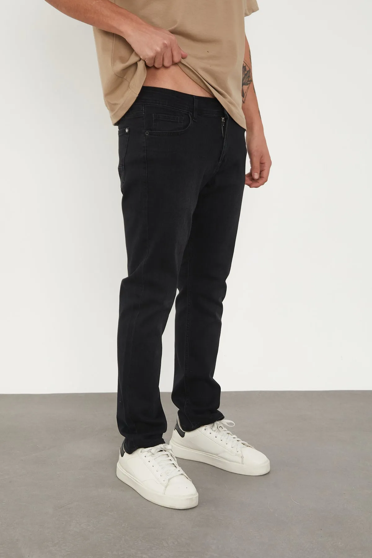 Wolfe Denim Classic Fit Jeans – Jet Black