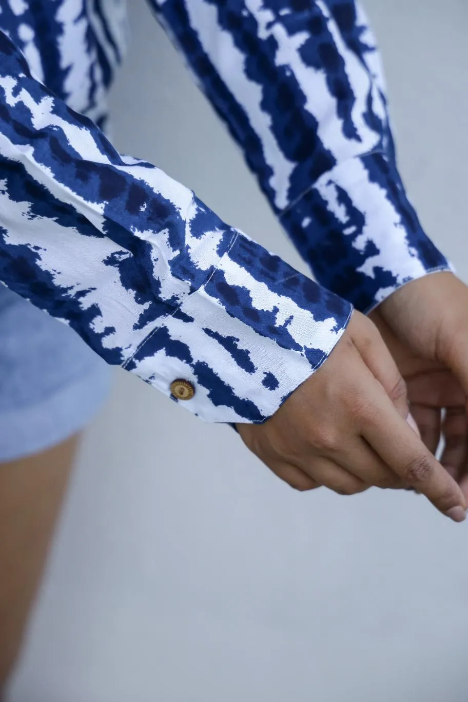 Women's Blue Tie-Dye Shirt - Relaxed & Trendy