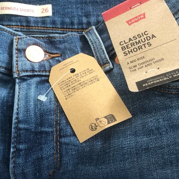 Women’s Levi’s Classic Bermuda Shorts Size 26