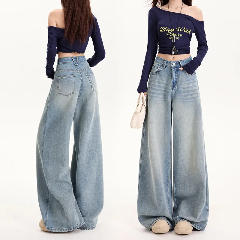 Women's Straight Leg Jeans with Vintage Wash for a Flattering Fit