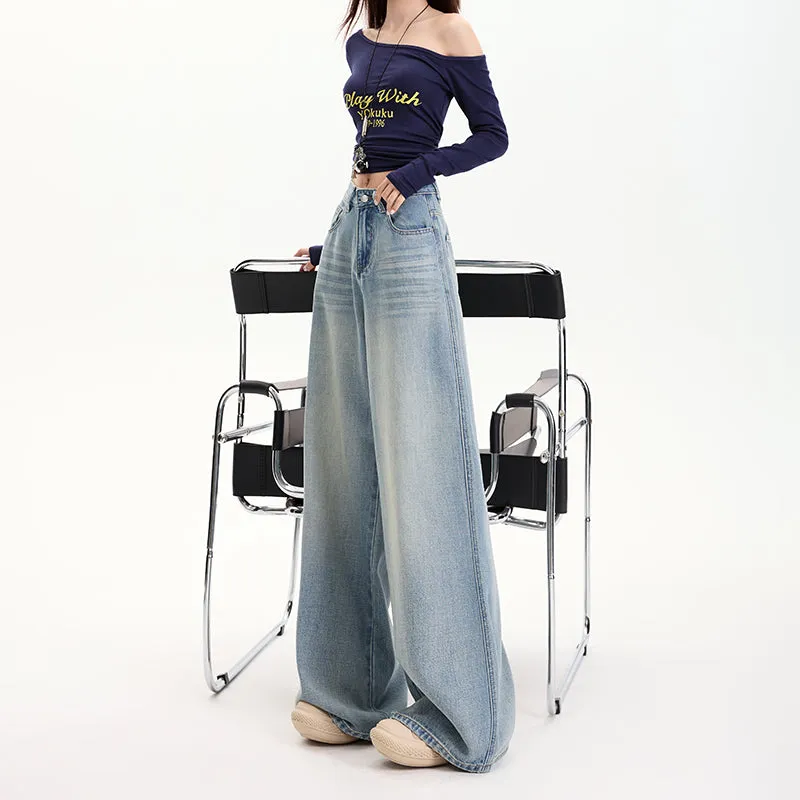 Women's Straight Leg Jeans with Vintage Wash for a Flattering Fit
