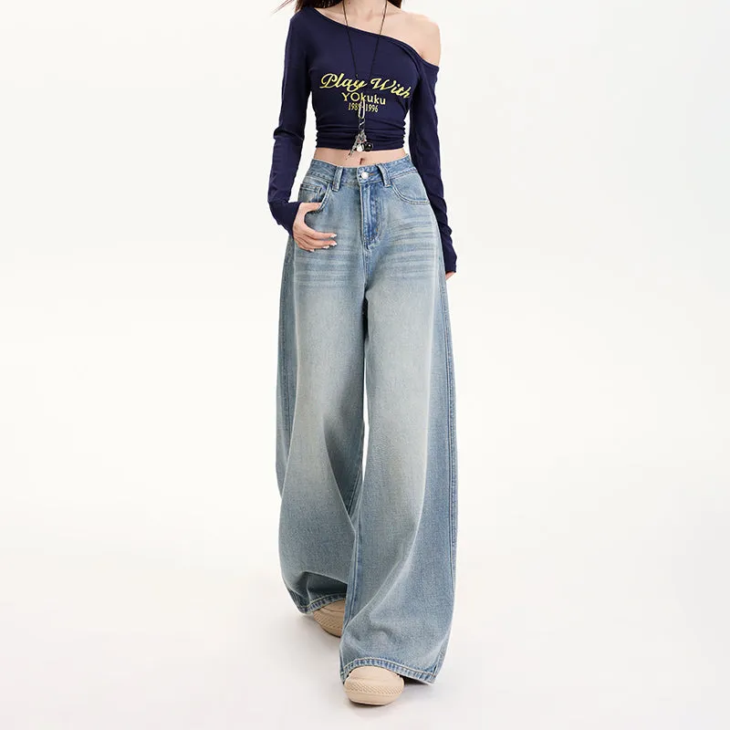 Women's Straight Leg Jeans with Vintage Wash for a Flattering Fit