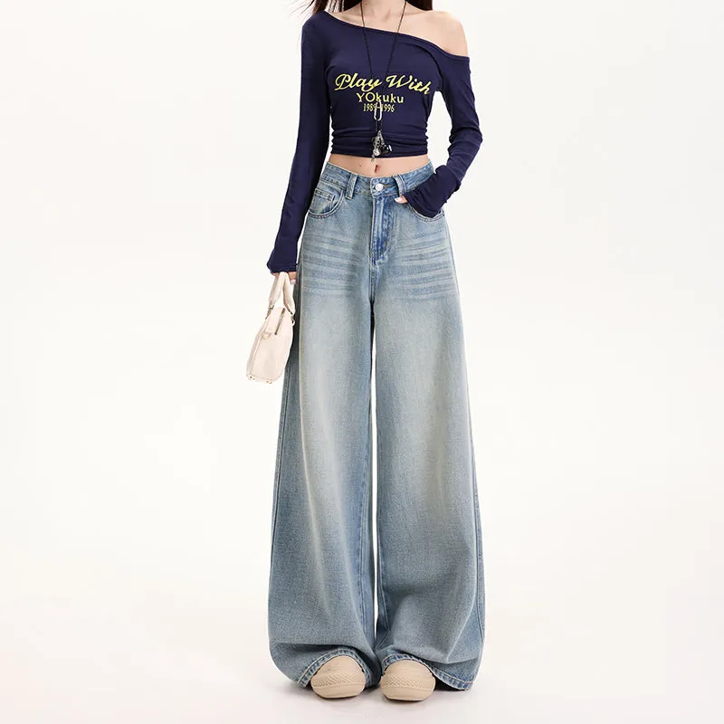 Women's Straight Leg Jeans with Vintage Wash for a Flattering Fit