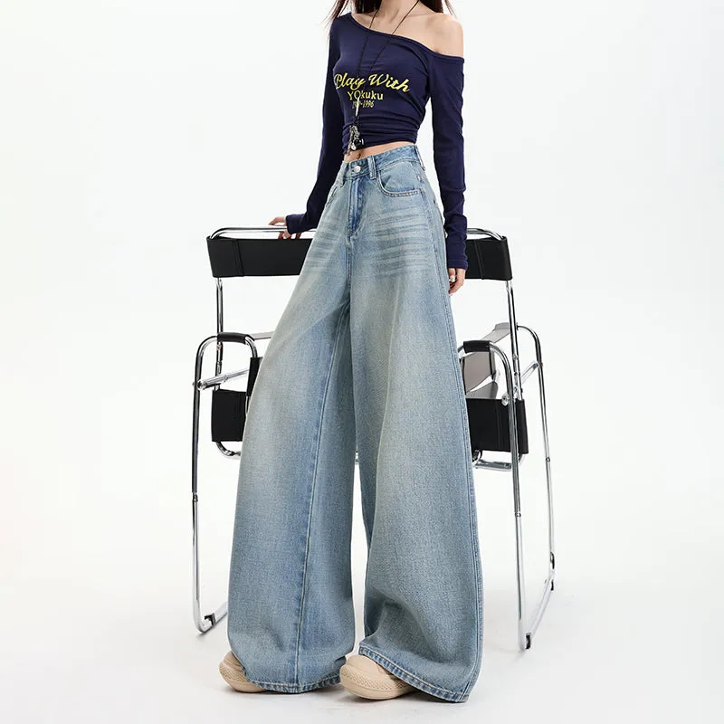 Women's Straight Leg Jeans with Vintage Wash for a Flattering Fit
