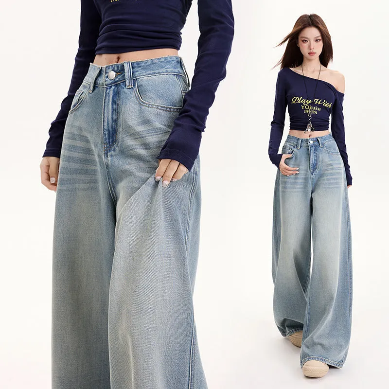 Women's Straight Leg Jeans with Vintage Wash for a Flattering Fit