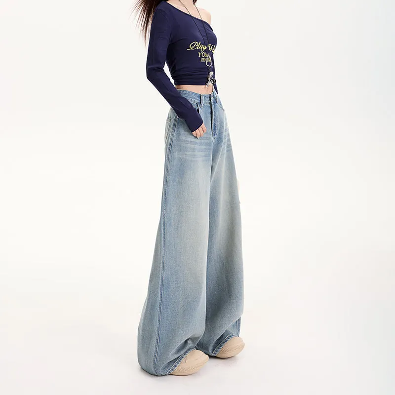 Women's Straight Leg Jeans with Vintage Wash for a Flattering Fit