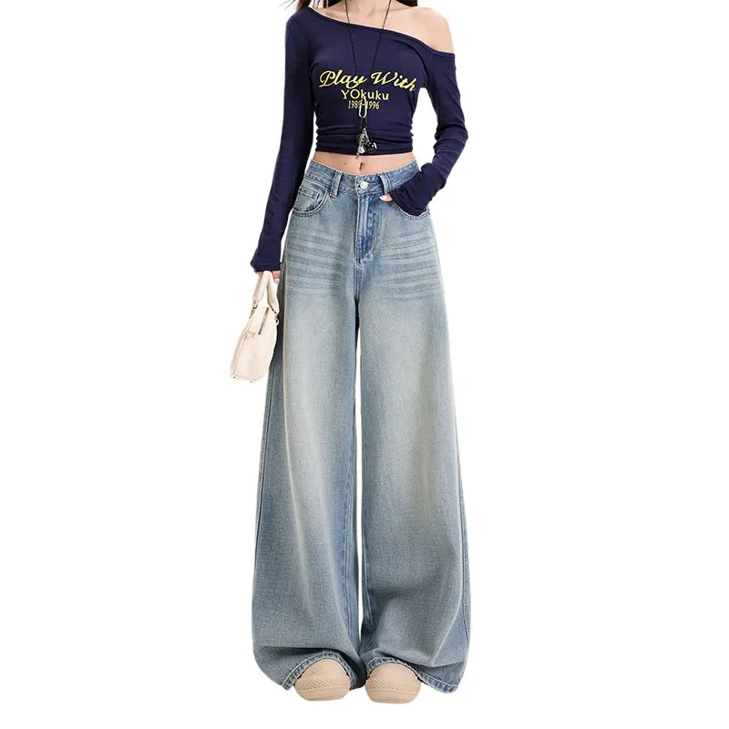Women's Straight Leg Jeans with Vintage Wash for a Flattering Fit