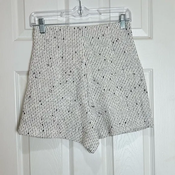 ZARA NWT mini skirt size S